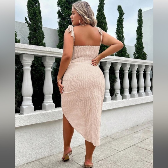 Ruched Dress - Picture 3 of 8